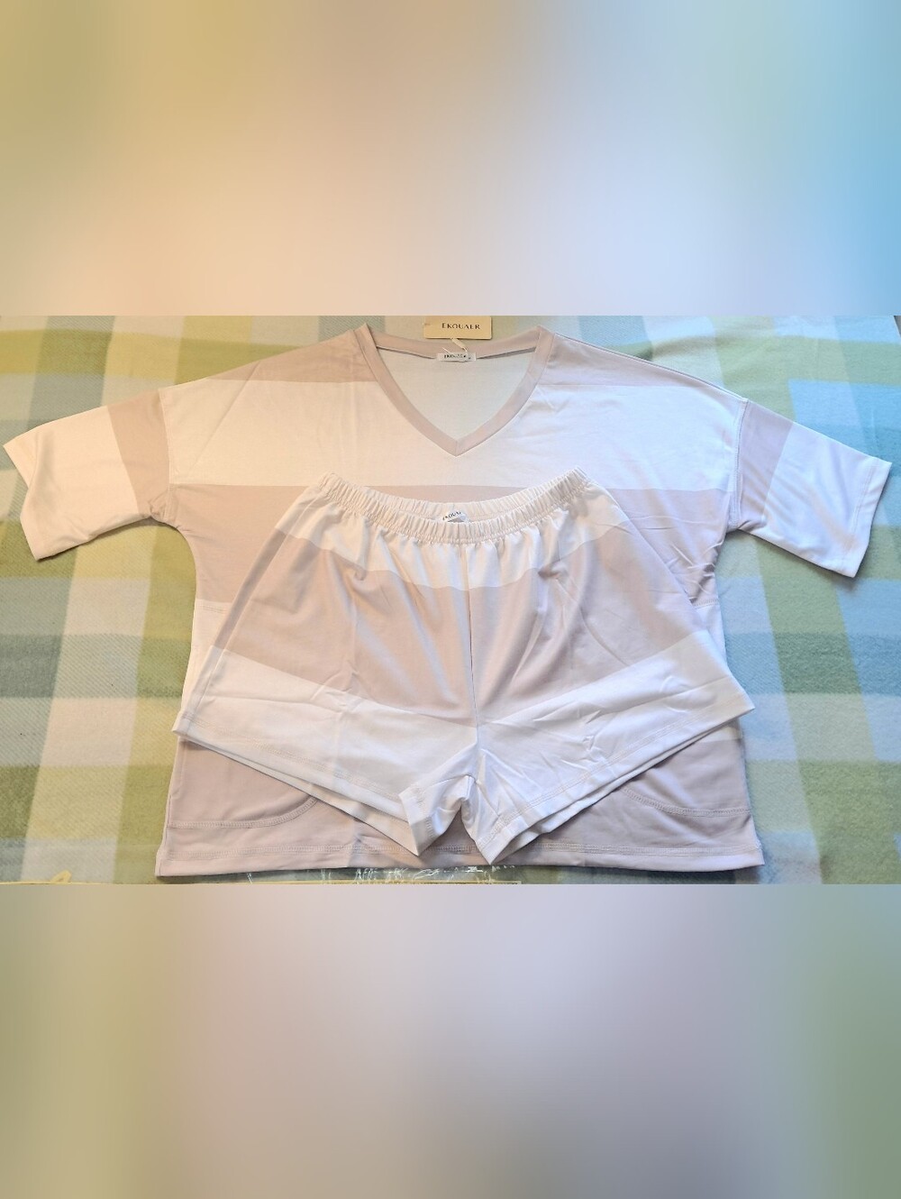 Ekouaer Two Piece Lounge Set Oversized V-Neck Short Sleeve T-Shirt & Shorts NWT